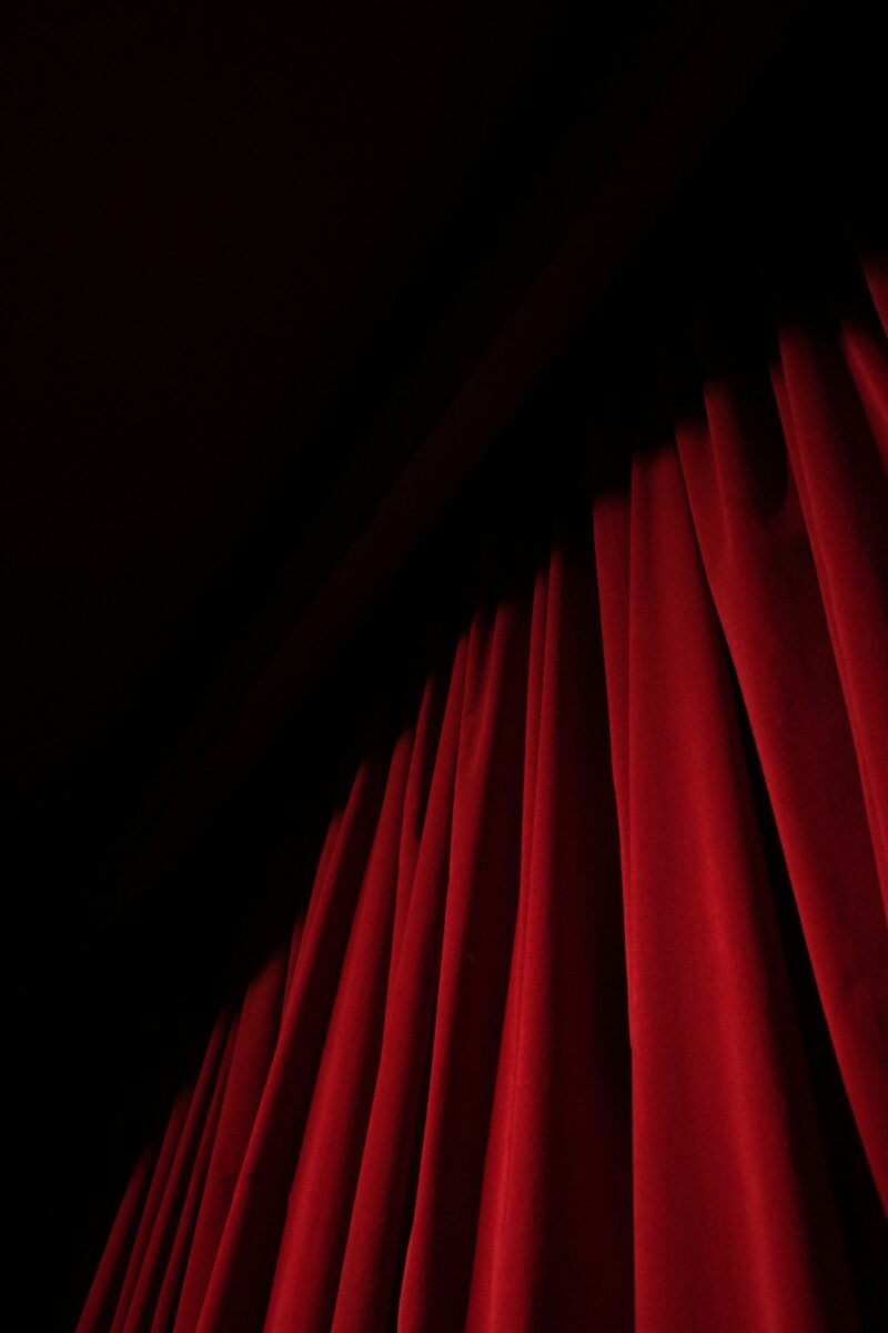 Rideau de théâtre rouge